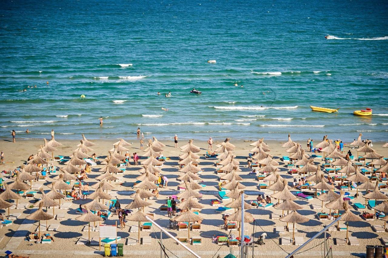 Summer Studio Spa N Pools Beach Resort Năvodari Exteriör bild